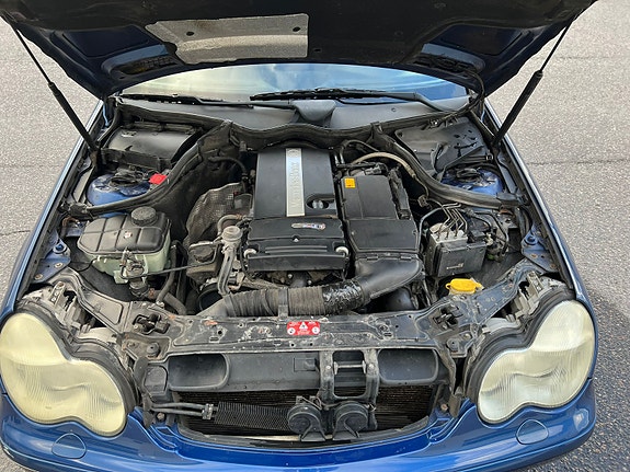 Mercedes-Benz C180 7 of 13