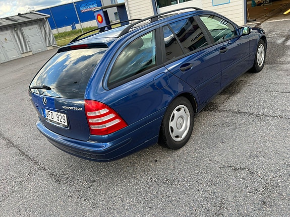 Mercedes-Benz C180 9 of 13