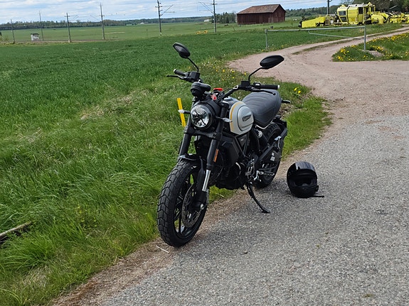 Ducati Scrambler 1100 4 of 5