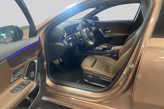 Mercedes-Benz A250 e 8 of 15