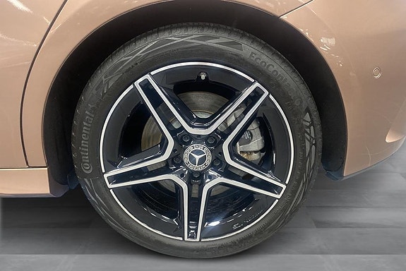 Mercedes-Benz A250 e 15 of 15
