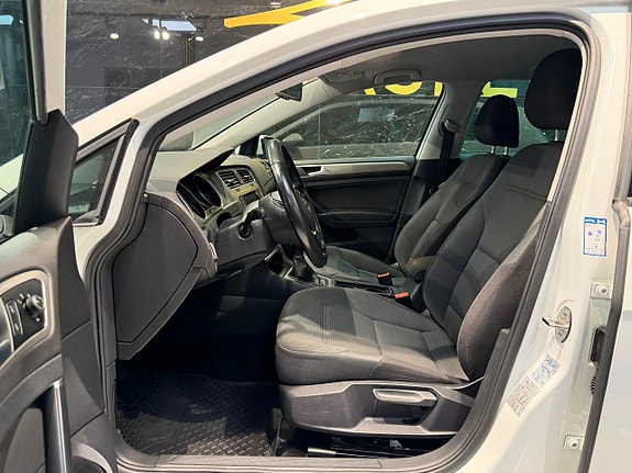 Volkswagen Golf VII 18 of 29