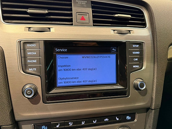 Volkswagen Golf VII 17 of 29