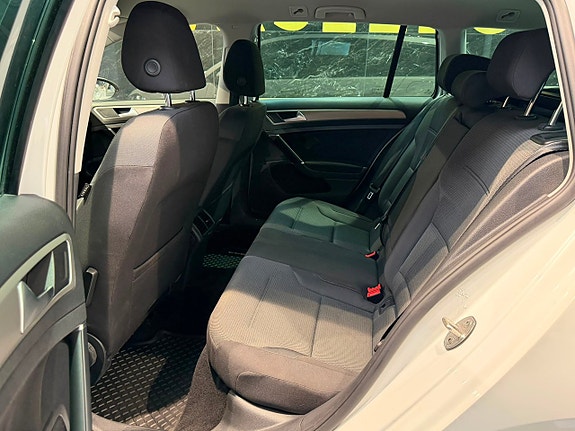 Volkswagen Golf VII 20 of 29