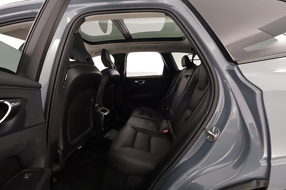 Volvo XC60 12 of 28