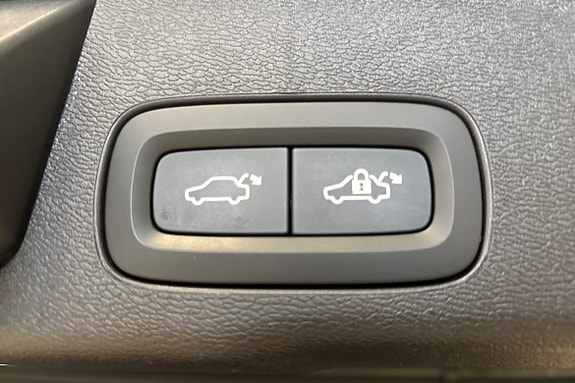 Volvo XC60 18 of 22