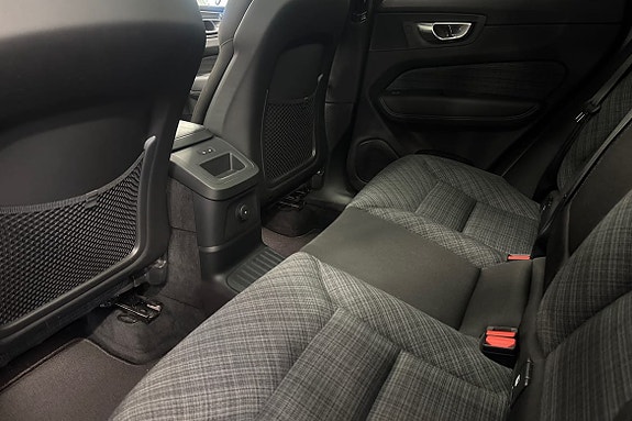Volvo XC60 12 of 22