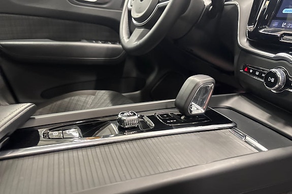 Volvo XC60 15 of 22