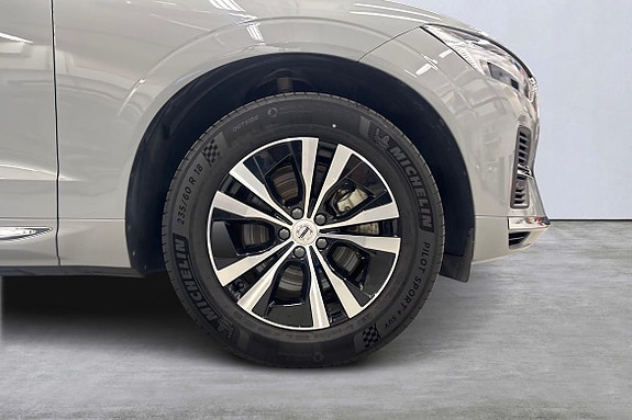 Volvo XC60 14 of 22