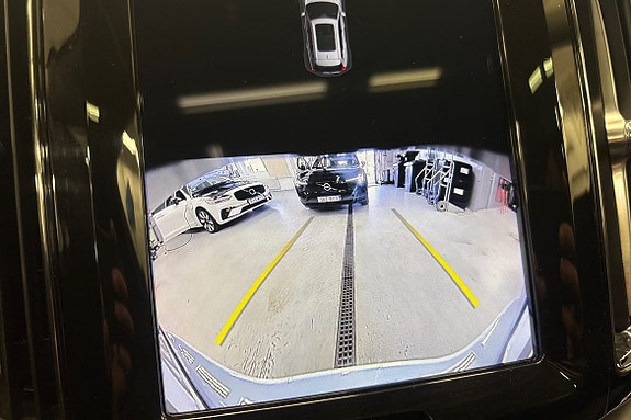 Volvo XC60 17 of 22