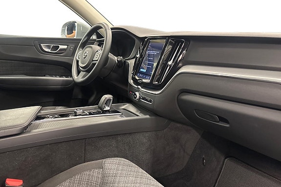 Volvo XC60 10 of 22
