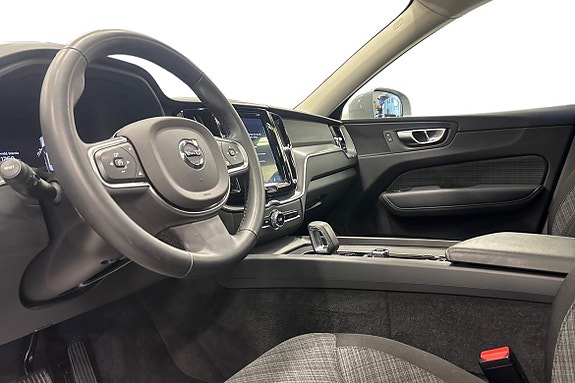 Volvo XC60 8 of 22