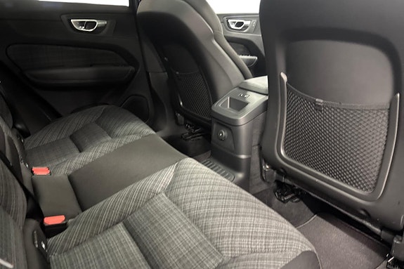 Volvo XC60 11 of 22