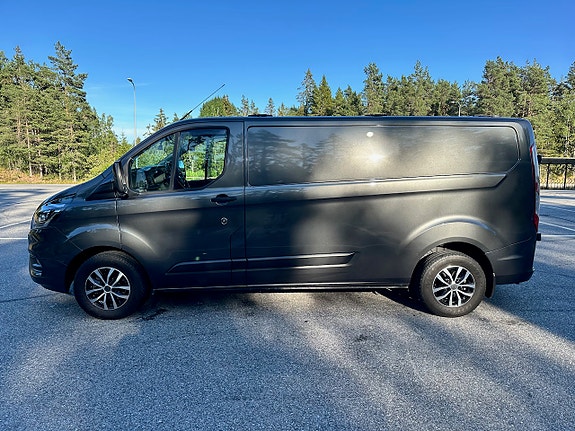 Ford Transit Custom 2 of 5