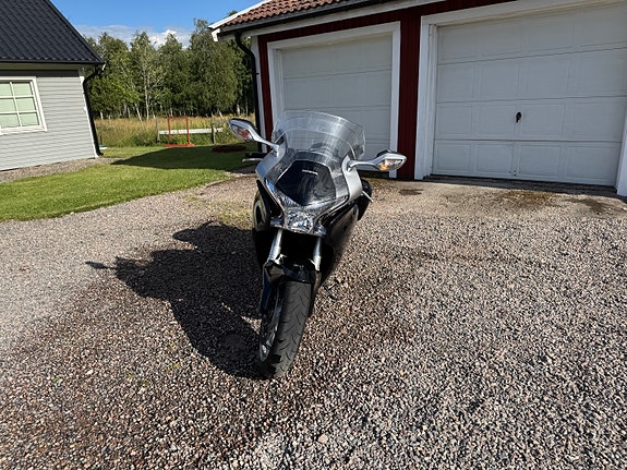 Honda VFR1200F 4 of 5