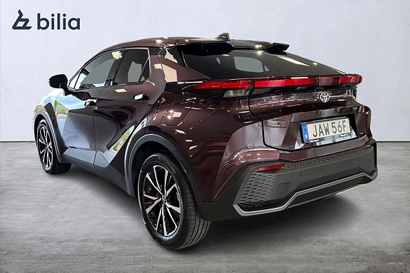 Toyota C-HR 2 of 5