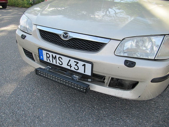 Mazda 323F 3 of 14