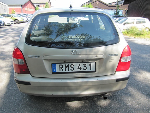 Mazda 323F 6 of 14