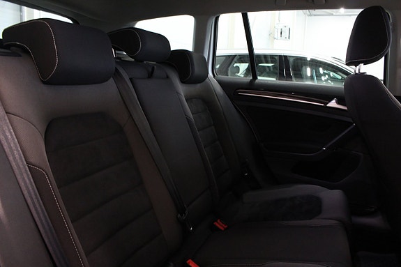 Volkswagen Golf VII 8 of 12