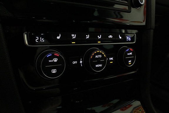 Volkswagen Golf VII 10 of 12