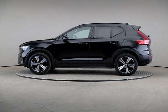 Volvo XC40 4 of 5