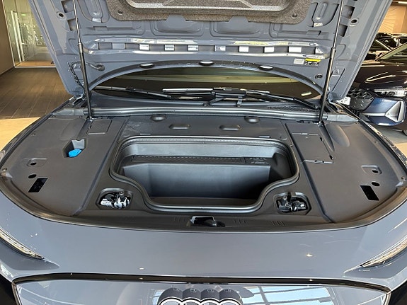 Audi A6 e-tron 12 of 12