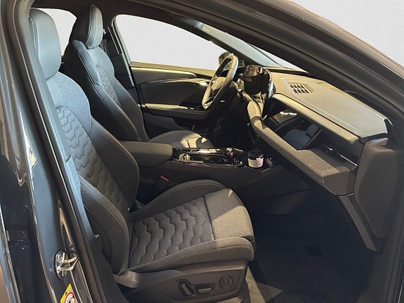 Audi A6 e-tron 10 of 12