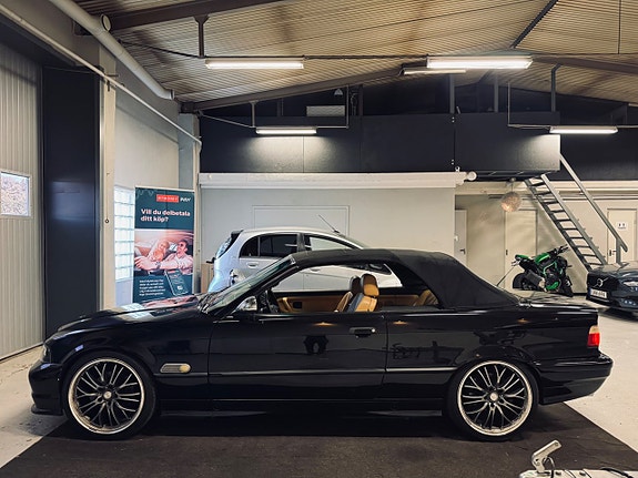 BMW 320i 18 of 19