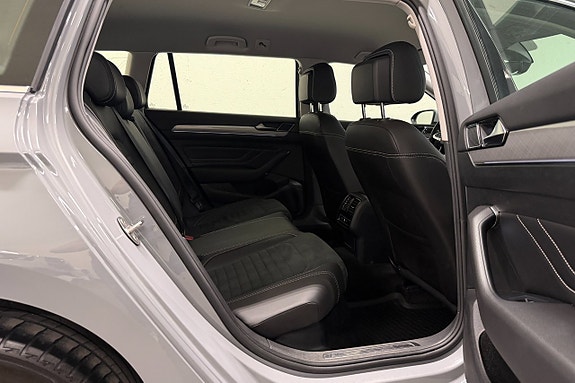 Volkswagen Passat 25 of 27