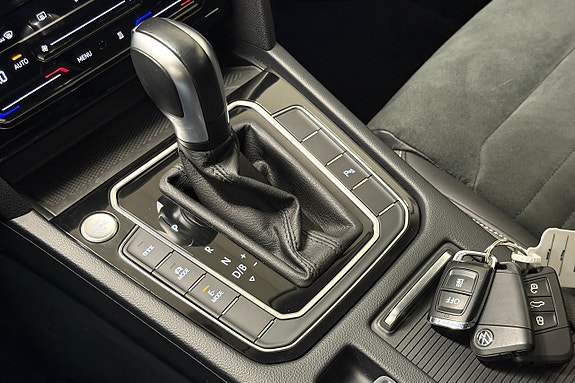 Volkswagen Passat 18 of 27