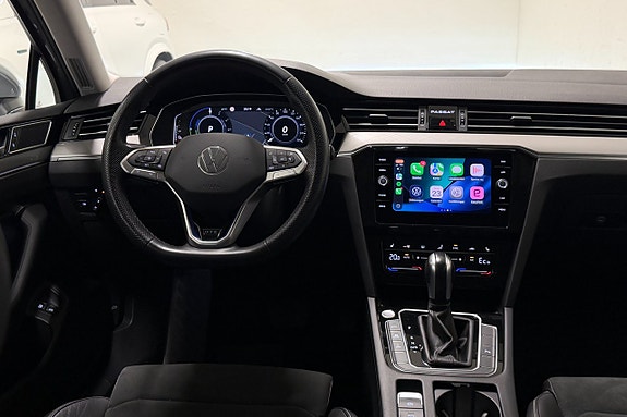 Volkswagen Passat 11 of 27