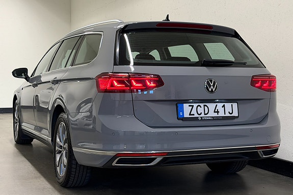 Volkswagen Passat 21 of 27