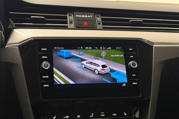 Volkswagen Passat 15 of 27