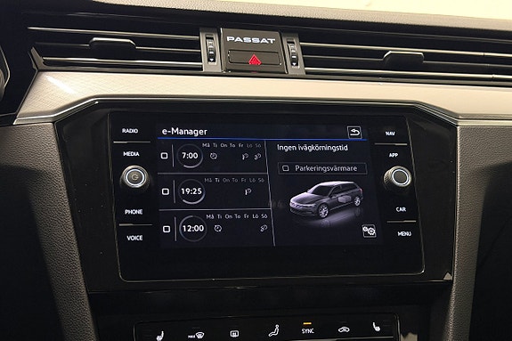 Volkswagen Passat 17 of 27