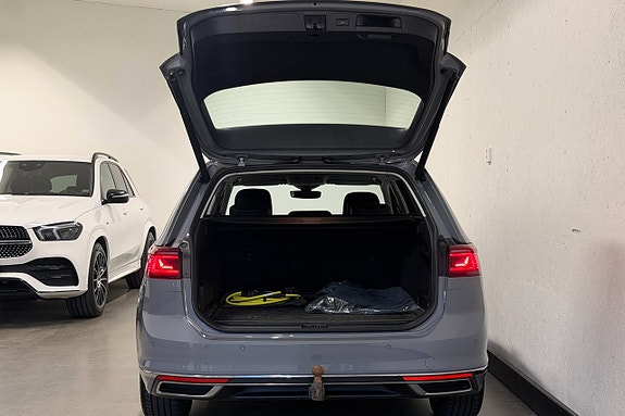 Volkswagen Passat 22 of 27