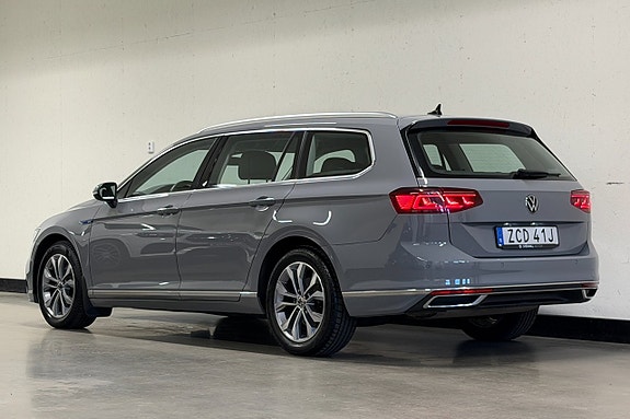 Volkswagen Passat 20 of 27