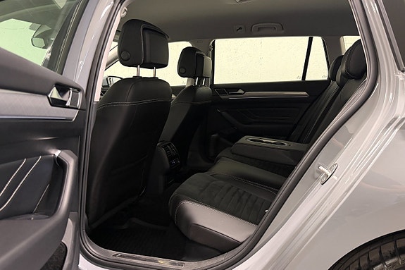Volkswagen Passat 10 of 27