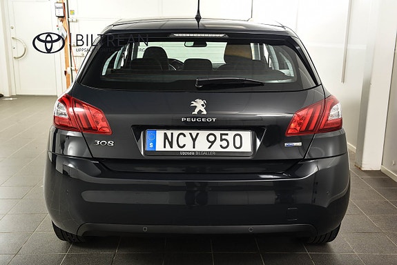 Peugeot 308 4 of 5