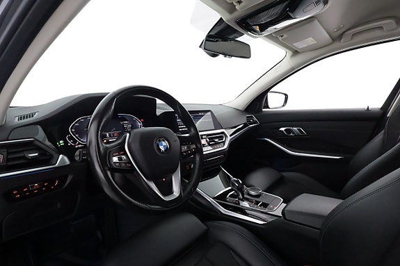 BMW 330e 11 of 28