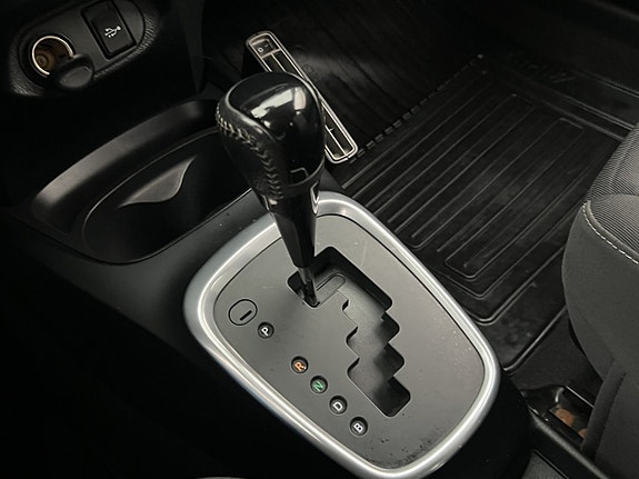 Toyota Yaris 20 of 28