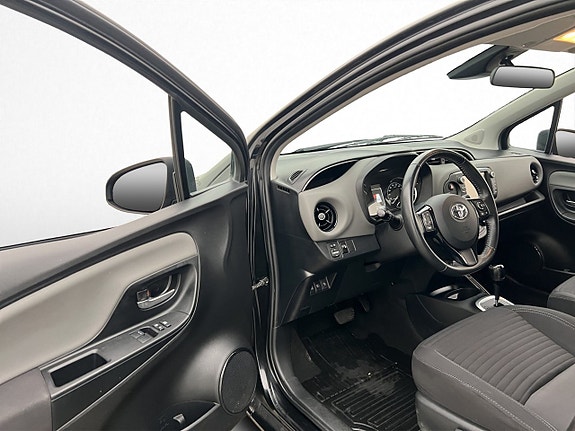 Toyota Yaris 10 of 28
