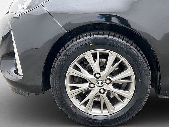 Toyota Yaris 25 of 28
