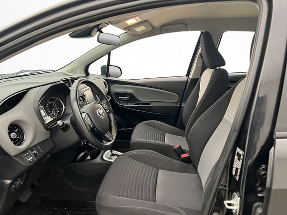 Toyota Yaris 11 of 28