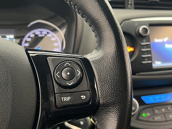 Toyota Yaris 16 of 28