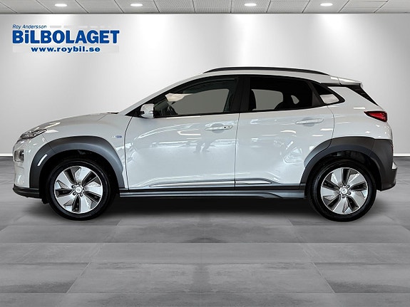 Hyundai Kona 2 of 5
