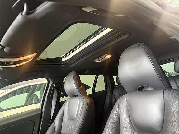 Volvo V60 4 of 17