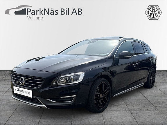 Volvo V60 2 of 17