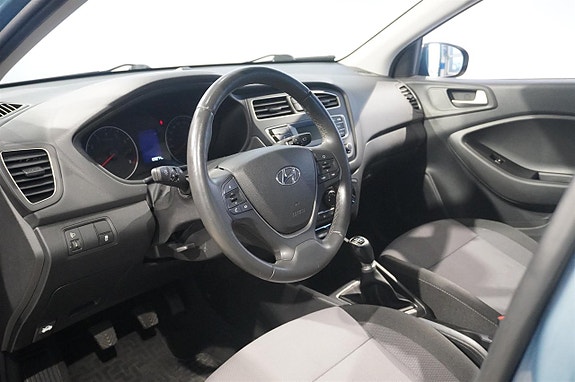 Hyundai i20 3 of 6
