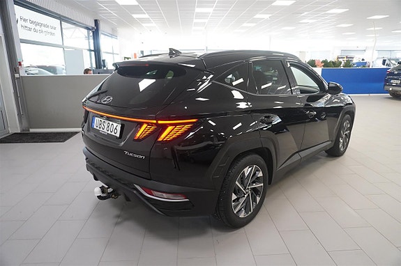 Hyundai Tucson 2 of 5