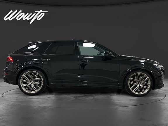 Audi RS Q8 3 of 5